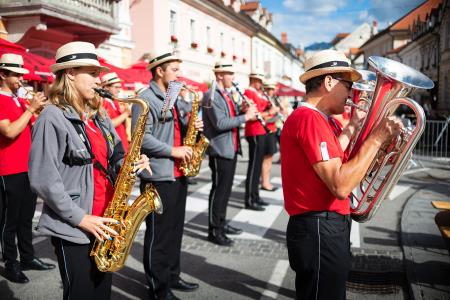 Izjemen obisk zaznamoval 50. Dneve narodnih noš in oblačilne dediščine v Kamniku (Blaž T. Muc)  (16)